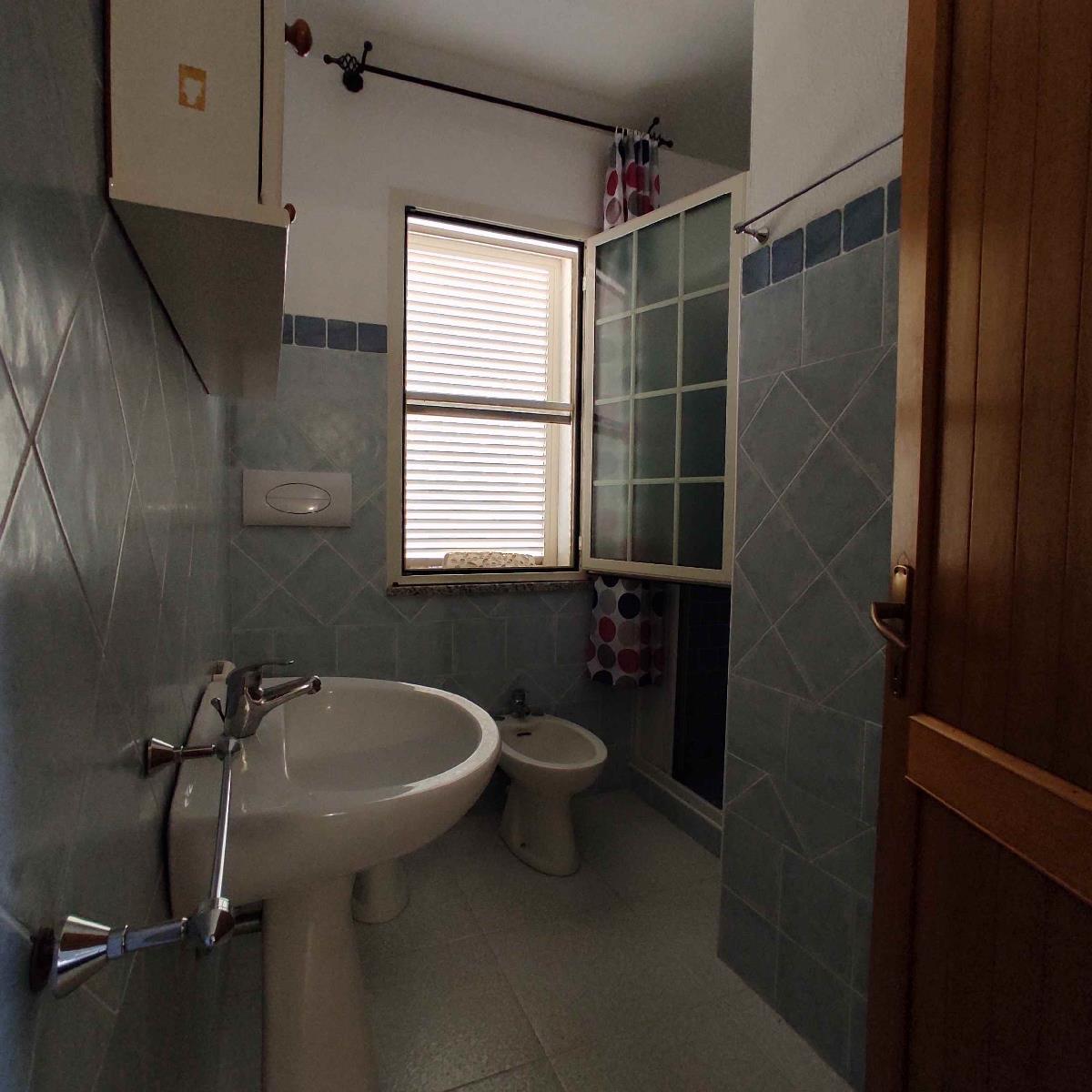 Bagno  Casa al mare via carbo Budoni Sardegna