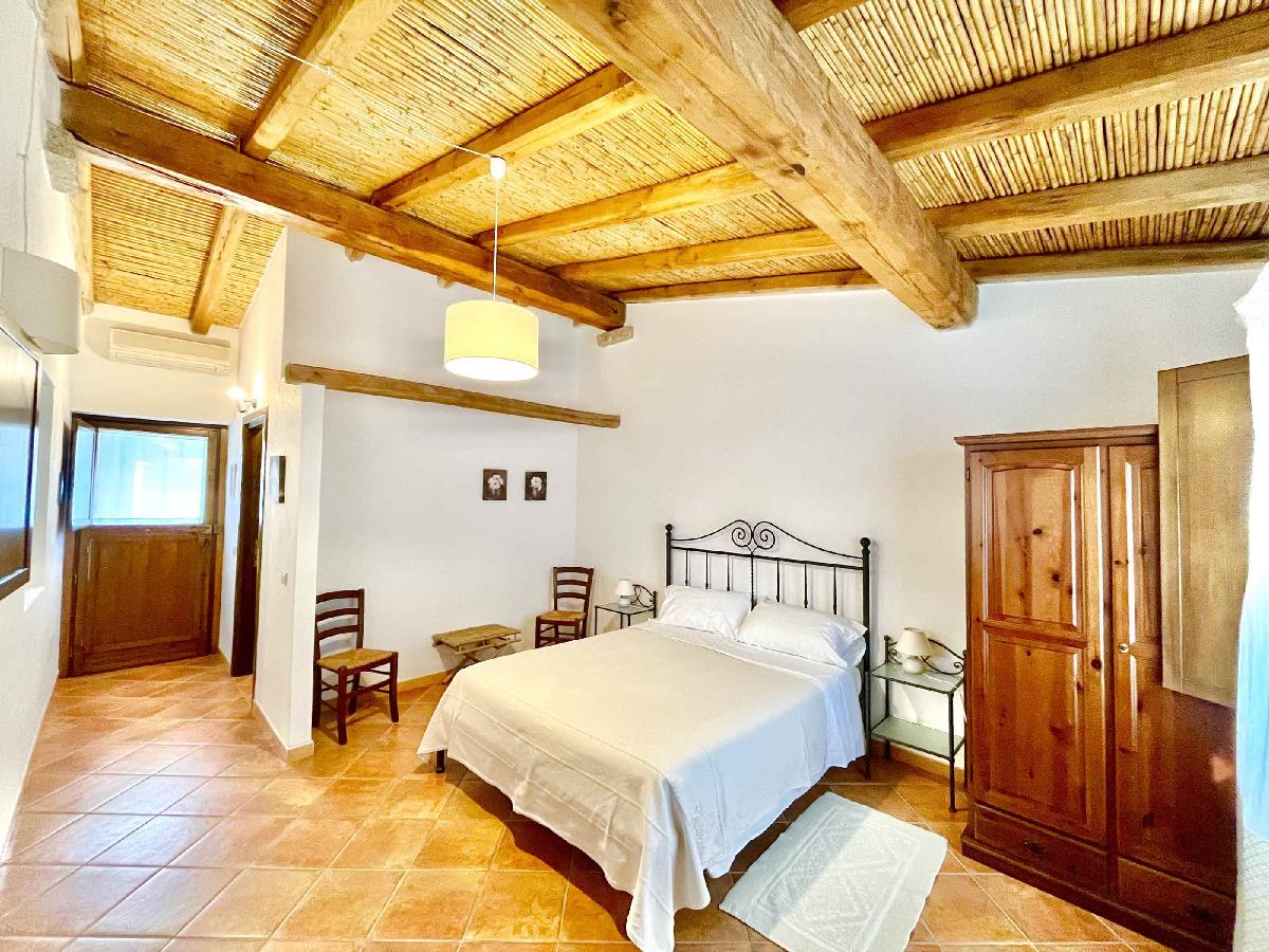 Camera Matrimoniale Agriturismo Li Scopi  san teodoro Sardegna
